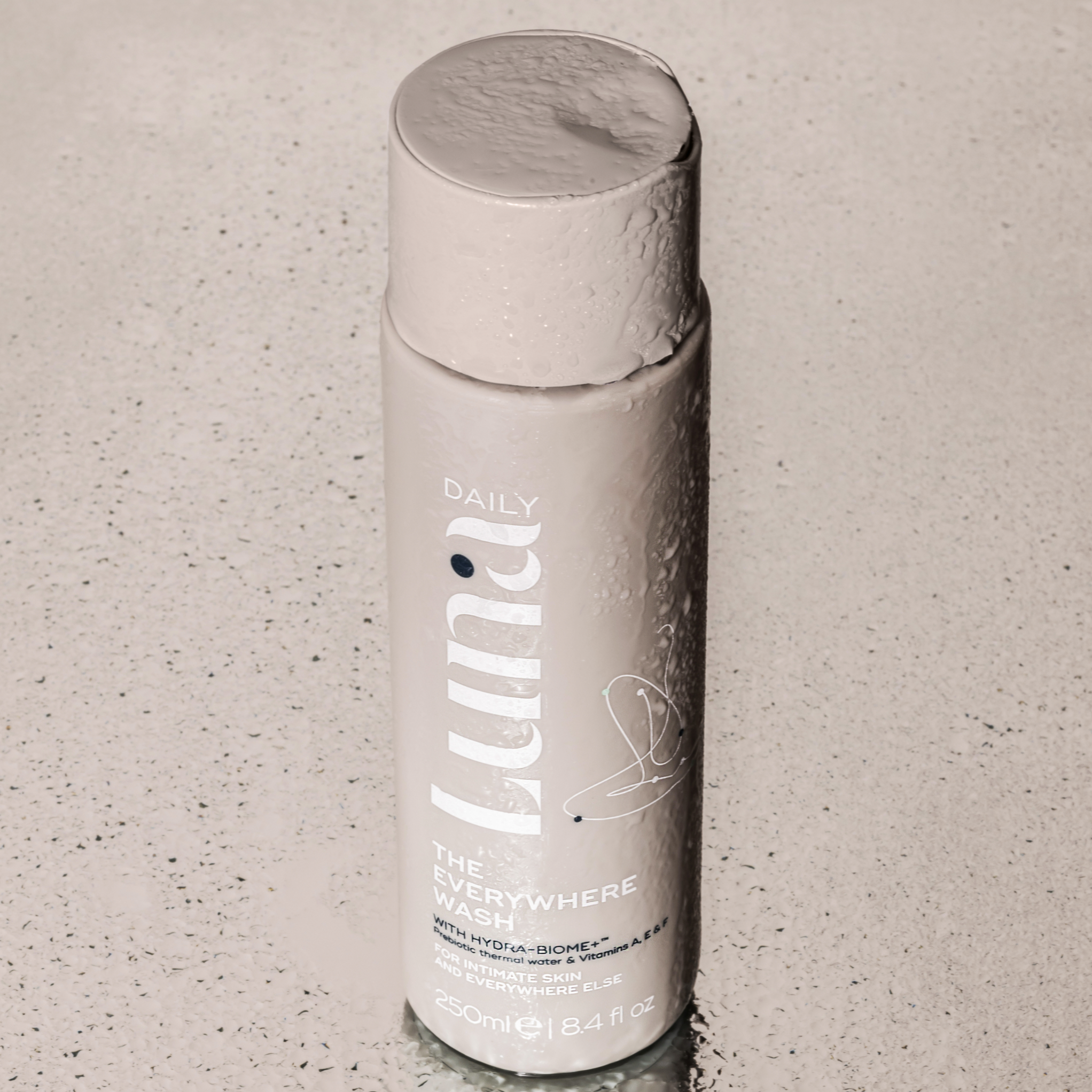 Luna Daily The Everywhere Wash Mini Wash