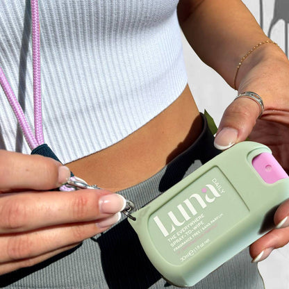 US The Everywhere Spray-To-Wipe + Lanyard - Fragrance Free
